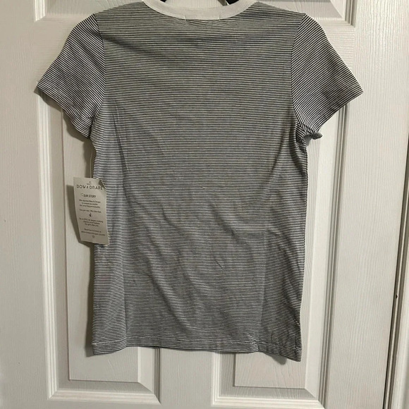 Bow & Drape Just in Queso Women's Sequin Striped T-Shirt Small Black/White NWT - Picture 5 of 5